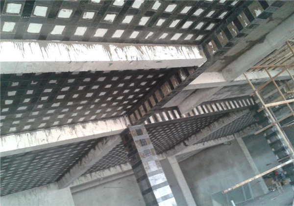 預(yù)應(yīng)力碳纖維板加固法具體有哪些方面的優(yōu)點(diǎn)？從以下幾點(diǎn)為大家?guī)?lái)分享！